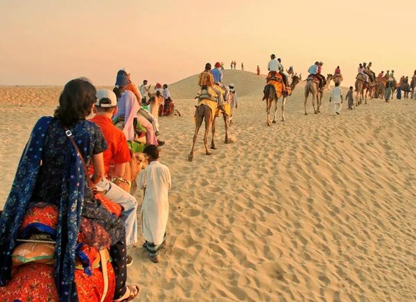 Jaisalmer to Sand Dunes Desert (42 Km - 01 hour)